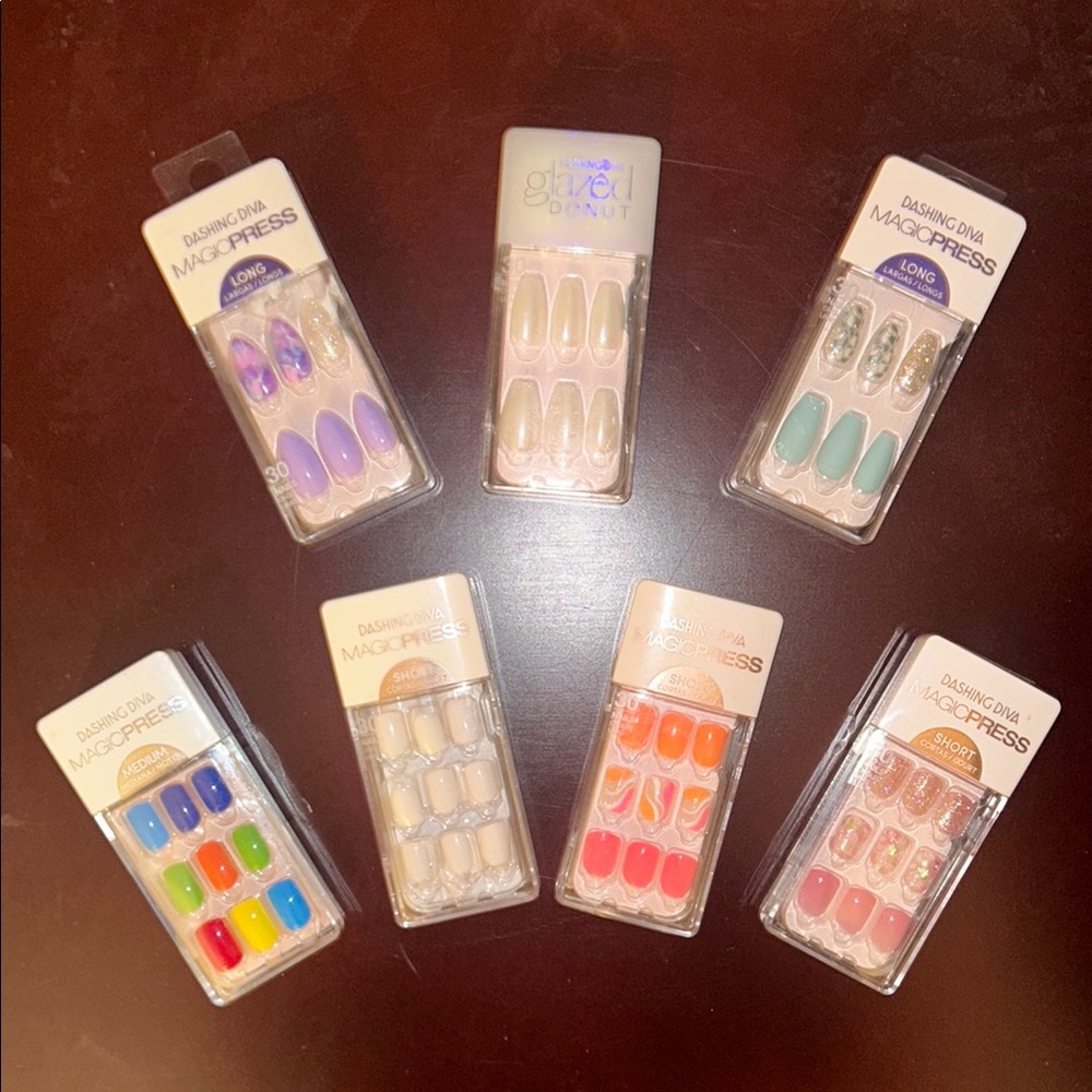 NWT (X7) Dashing Diva Magic Press Press-On Nails Kits